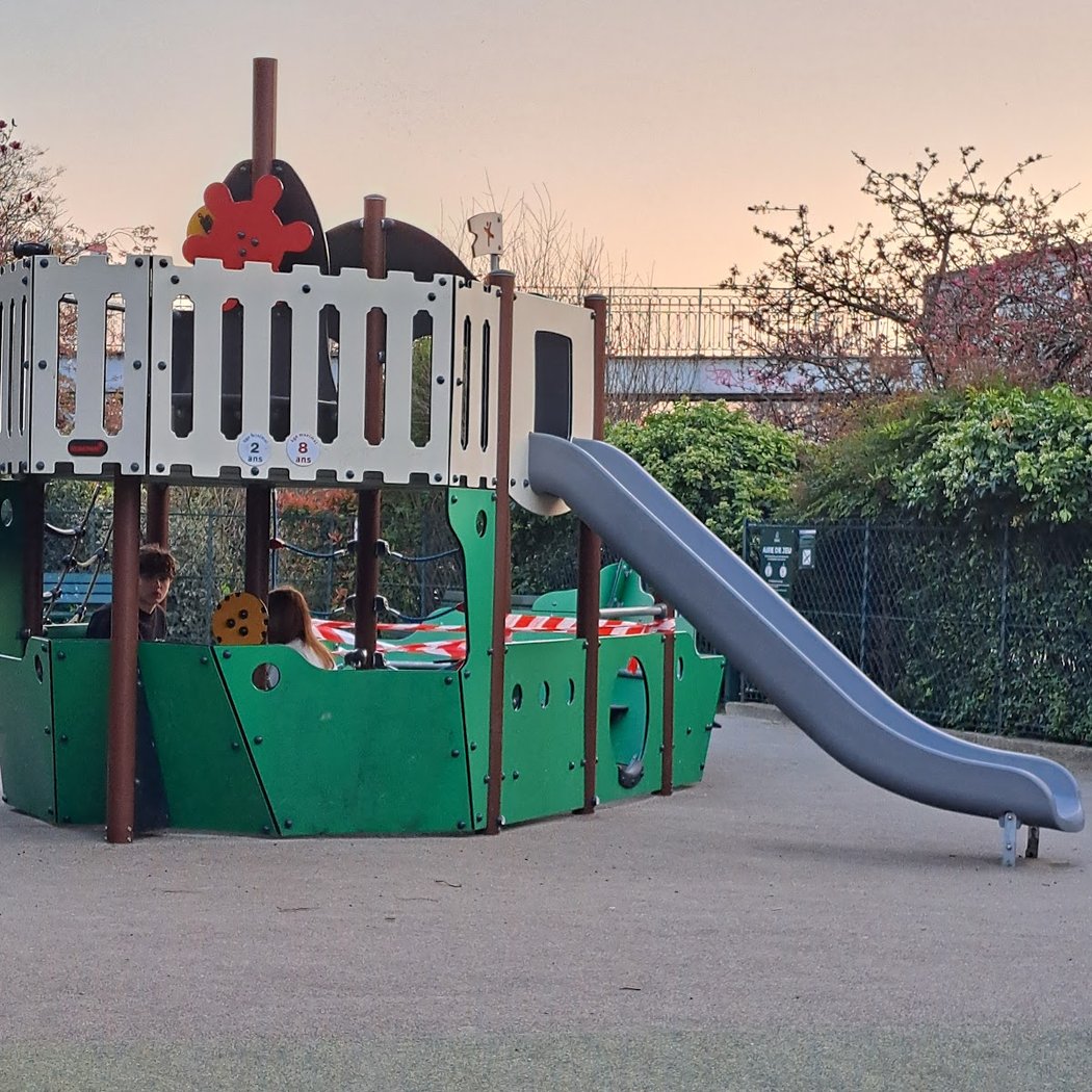 Aire de jeux pour enfants 3